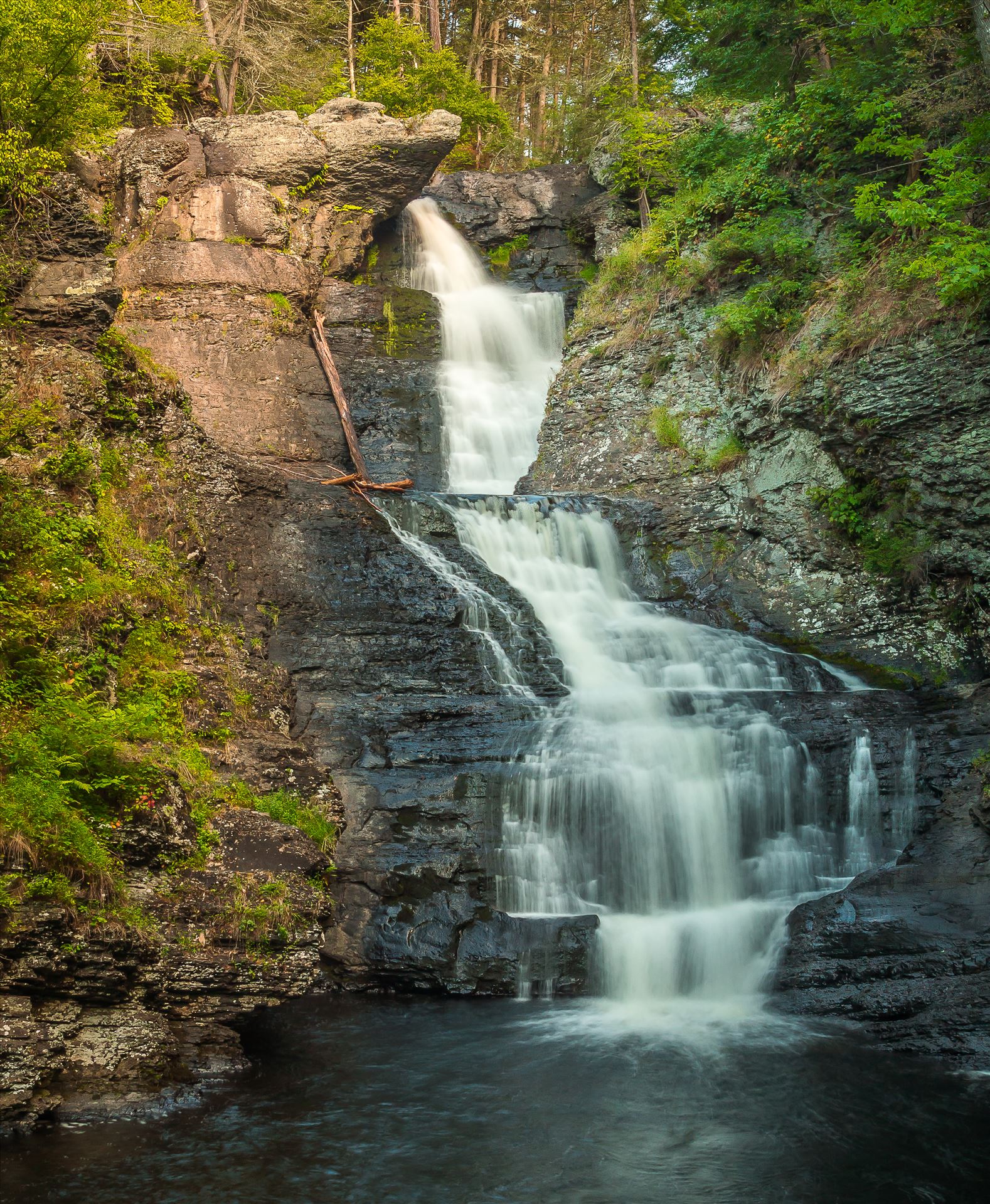 Raymondskill Falls - Raymondskill Falls in Dingmans, Pennsylvania by Buckmaster
